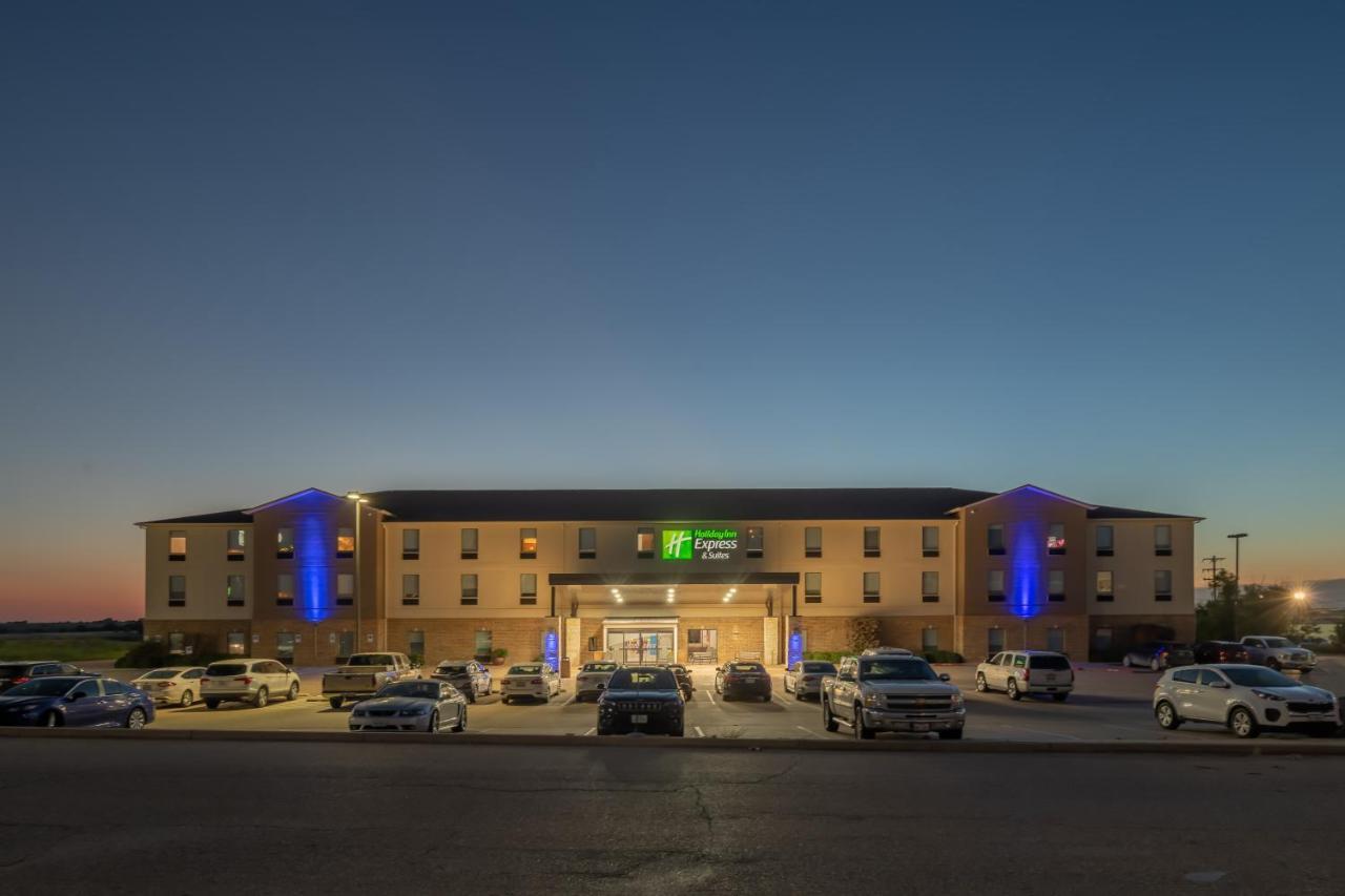 Holiday Inn Express & Suites N Waco Area - West By Ihg Экстерьер фото