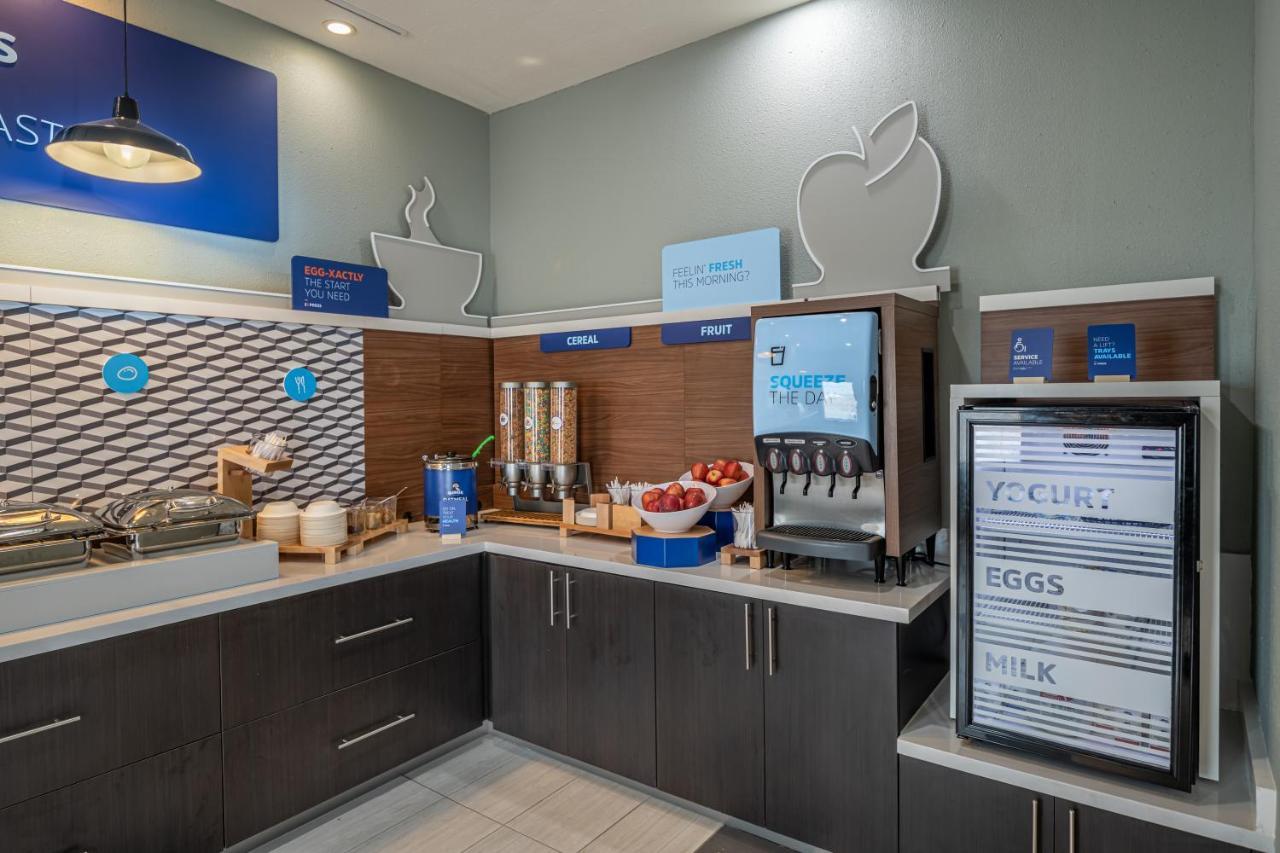 Holiday Inn Express & Suites N Waco Area - West By Ihg Экстерьер фото