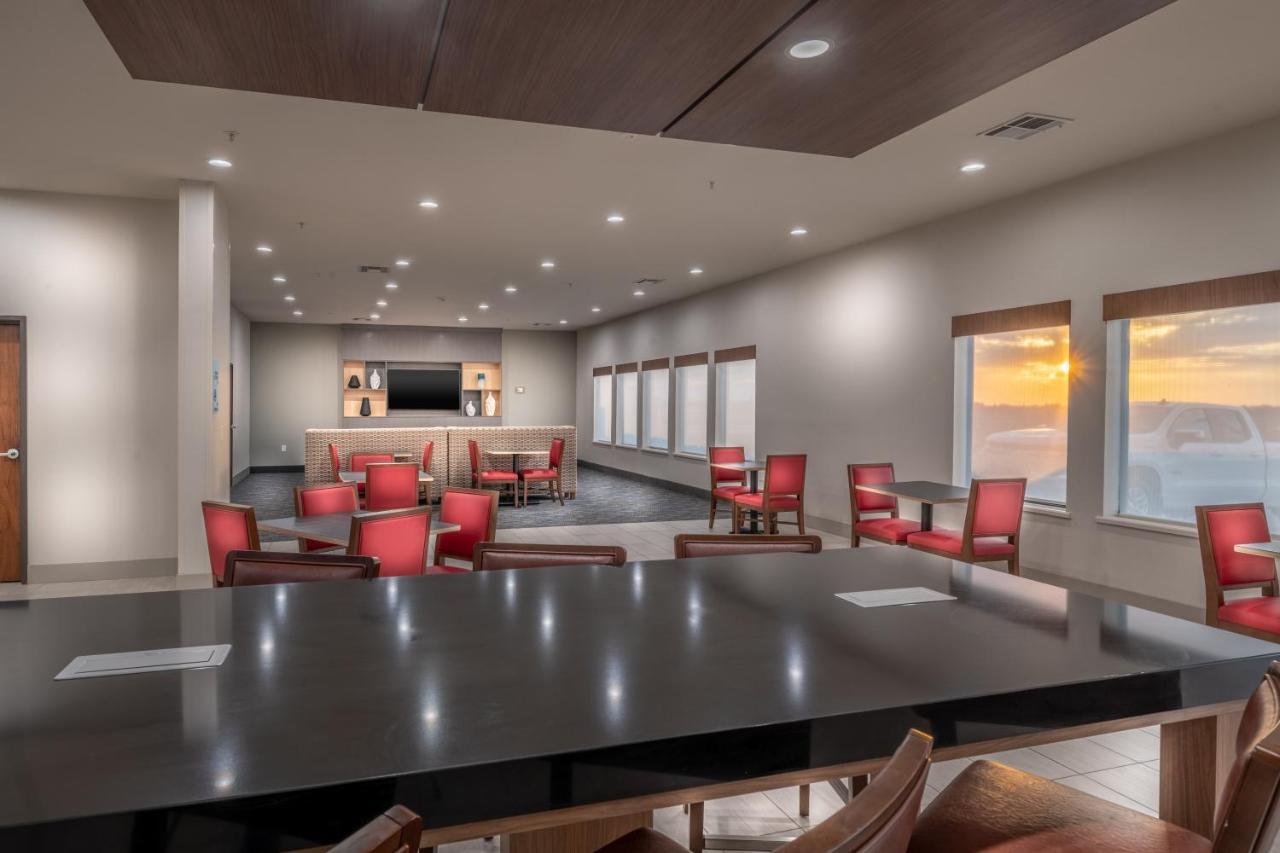 Holiday Inn Express & Suites N Waco Area - West By Ihg Экстерьер фото