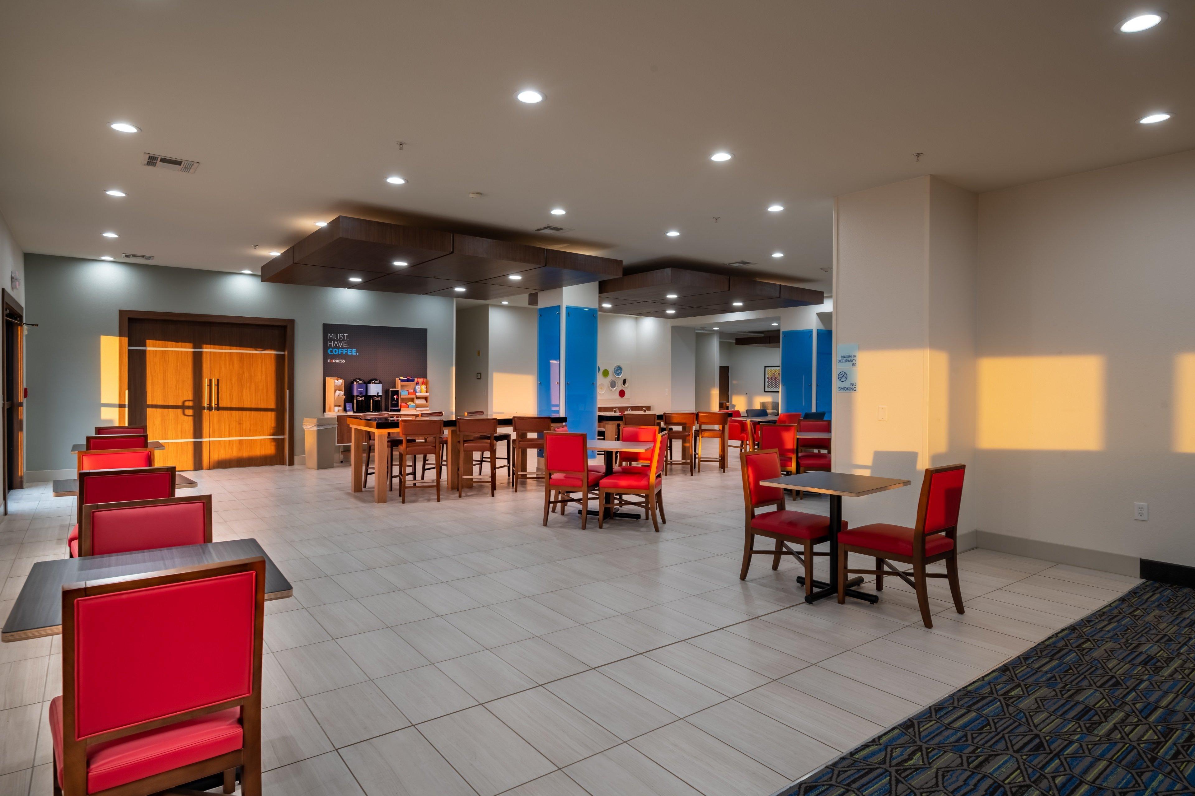 Holiday Inn Express & Suites N Waco Area - West By Ihg Экстерьер фото