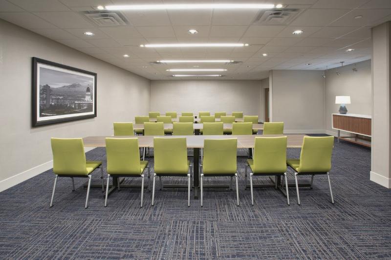 Holiday Inn Express & Suites N Waco Area - West By Ihg Экстерьер фото